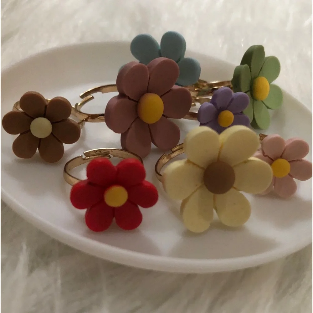 Eight floral/flower adjustable cute spring rings